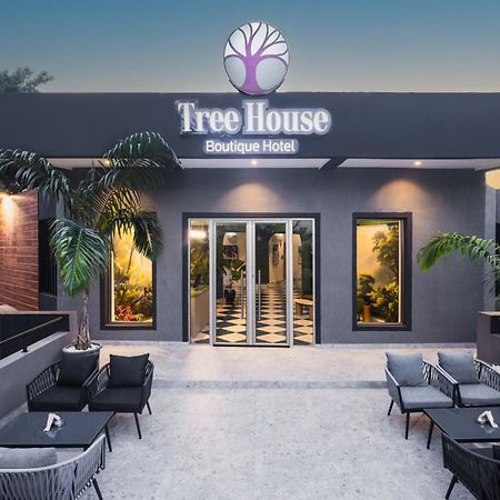 Tree House Boutique Hotel Абуджа Экстерьер фото