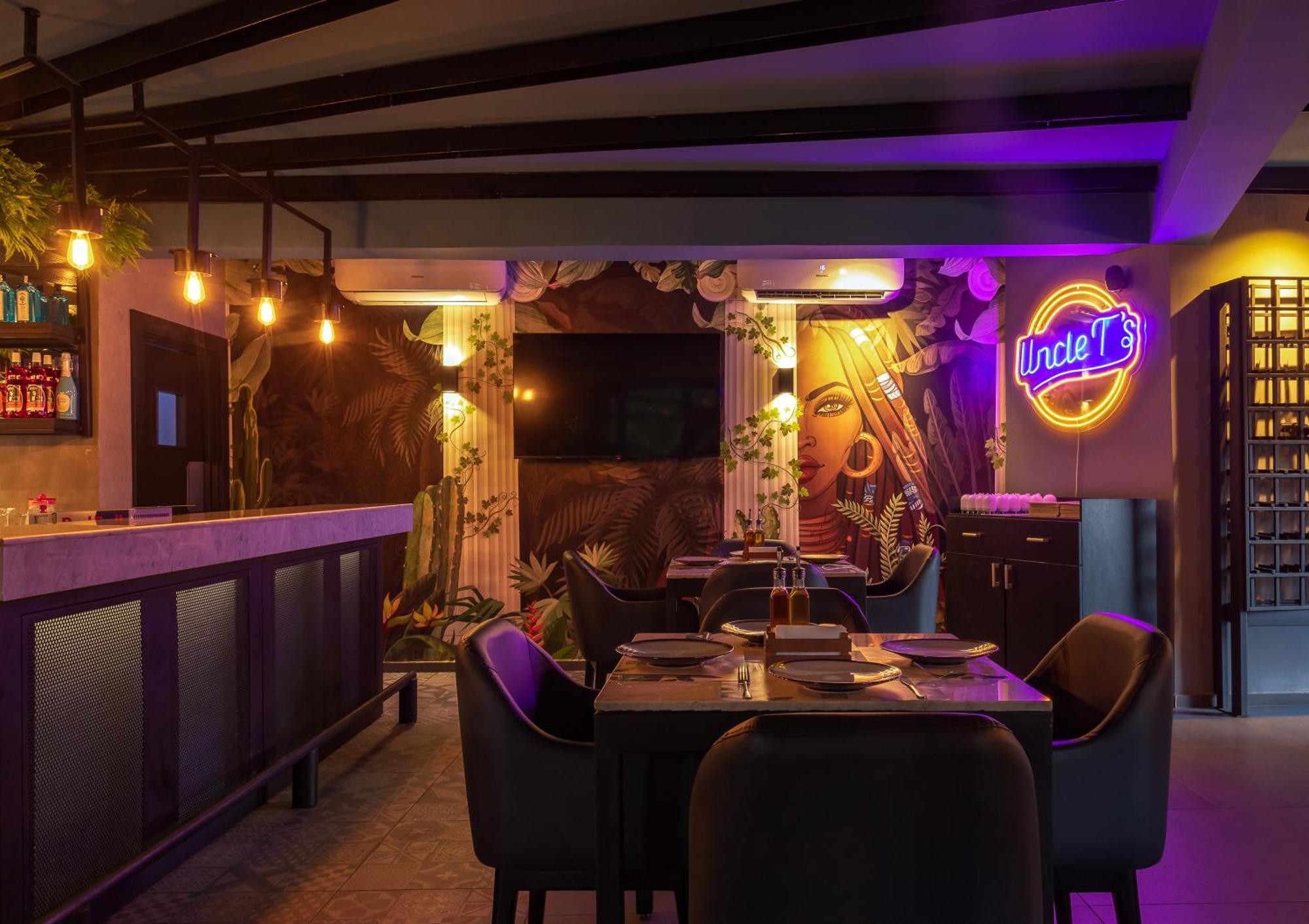 Tree House Boutique Hotel Абуджа Экстерьер фото