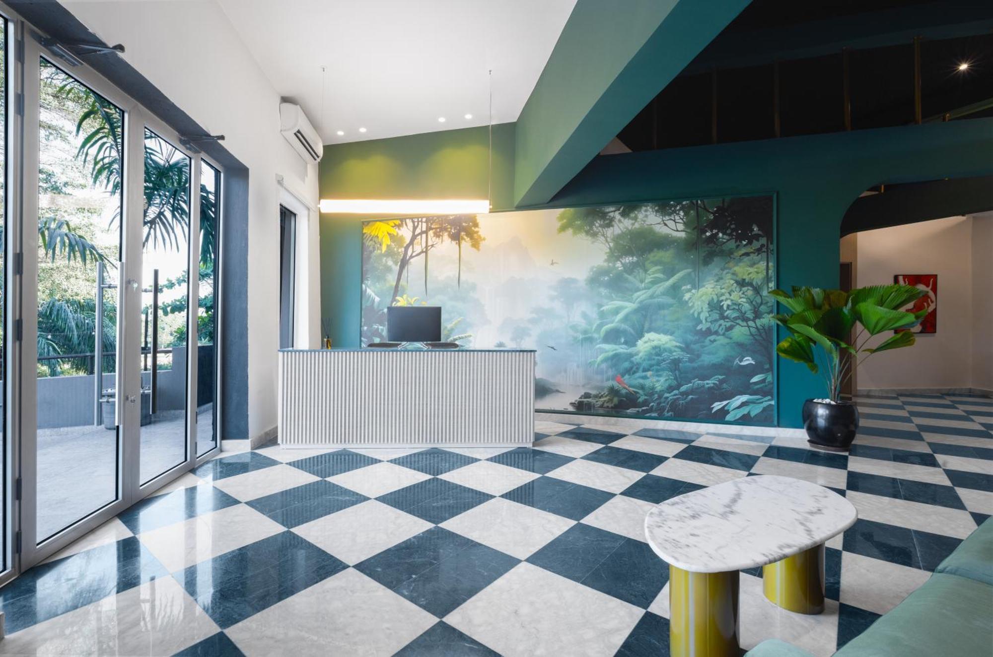 Tree House Boutique Hotel Абуджа Экстерьер фото